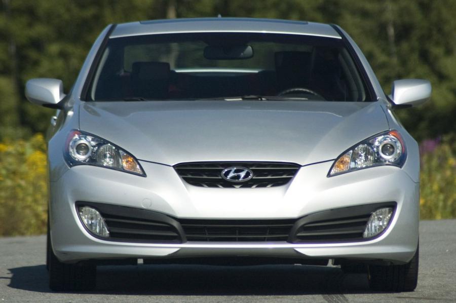  Hyundai Genesis Coupe 2.0T Track 2009 года  (фото 12 из 46)